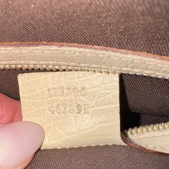 Gucci Brown and Cream Sherry Line Monogram Tote with Original Charms - Picture 11 of 17